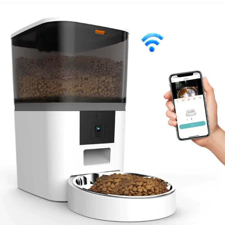 Automatic pet feeder with inbuilt smart camera